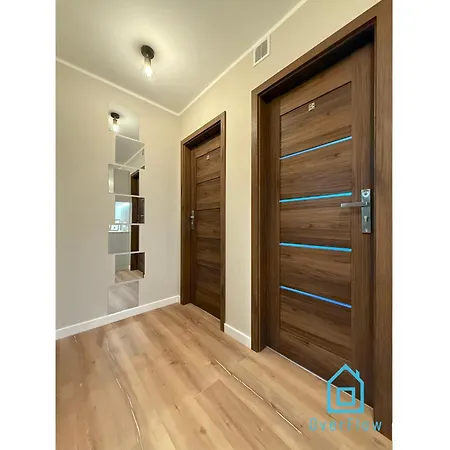 Privat bolig Pink Panther 10 Min To Old Town Gdansk,pkp & Shopping Mall