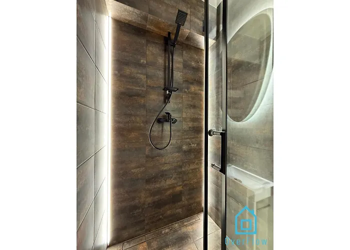 民宿 Pink Panther 10 Min To Old Town Gdansk,pkp & Shopping Mall *